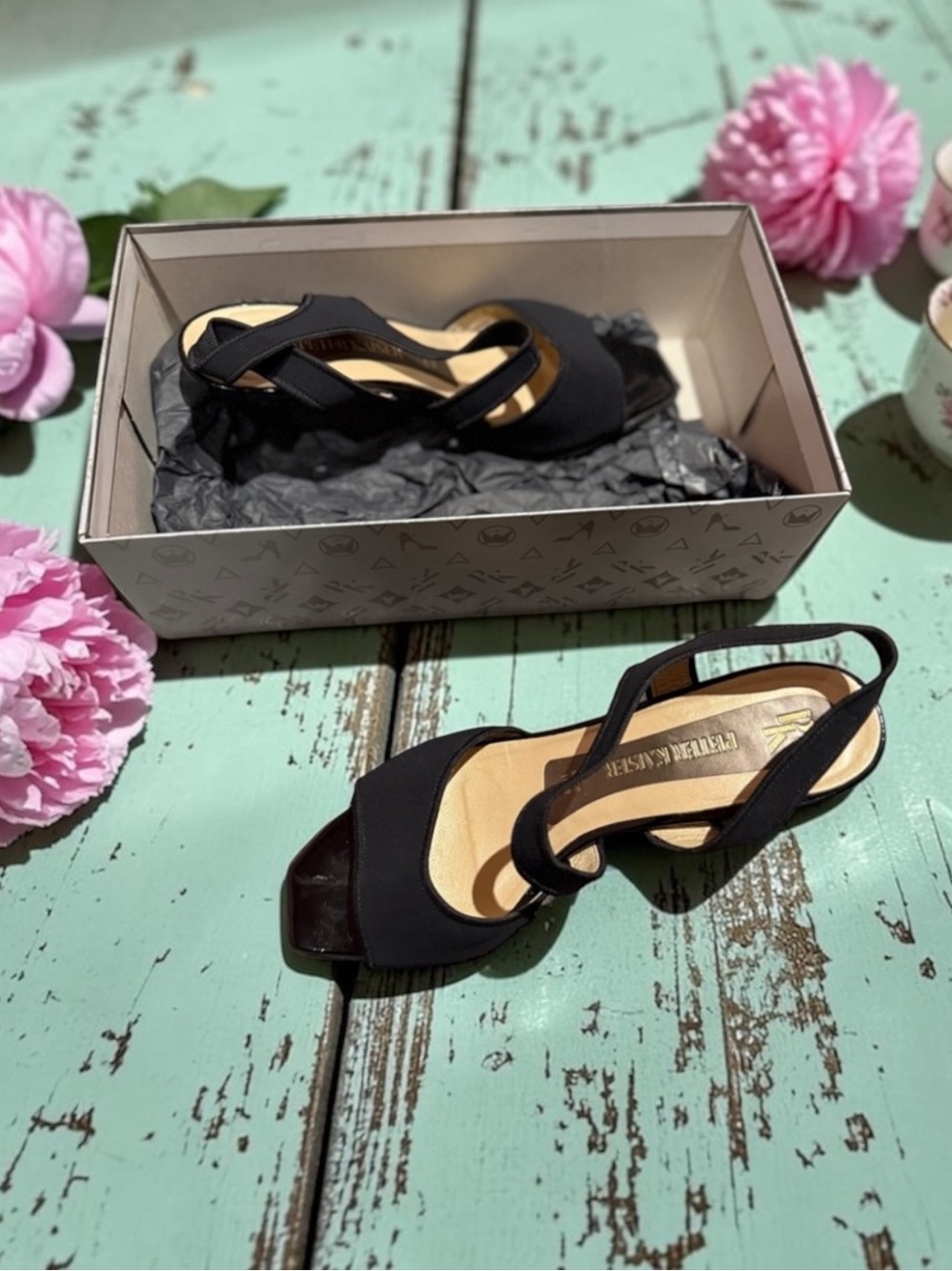 Peter Kaiser excellent condition. Sling back Vintage shoes.